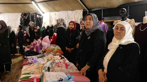 Kursiyerlerin Yıl Sonu Sergisi Erzurum'da Açıldı