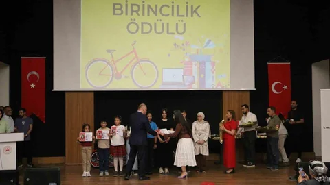 Diyarbakır'da Öğrencilere Ödül Töreni