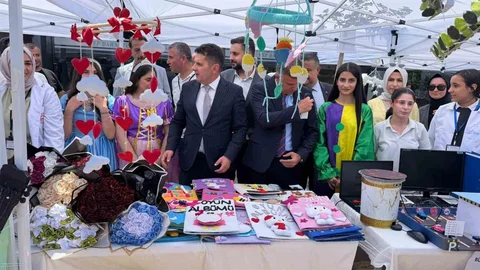 Siverek'te Gençlik Fuarı Açıldı