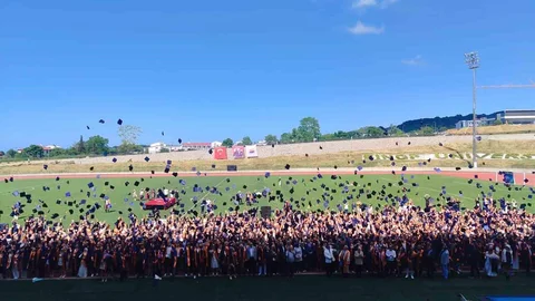 Sinop Üniversitesi'nde Mezuniyet Sevinci