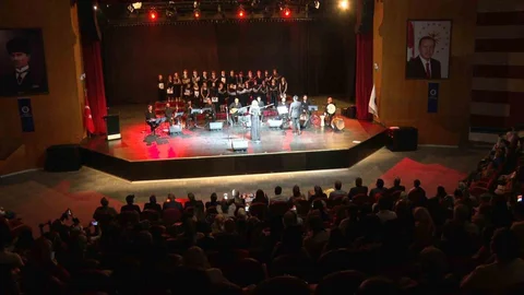 Erzurum'da Gençlik Korosu Konseri