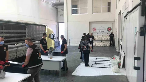 Edirne'de Tırda Uyuşturucu Yakalandı