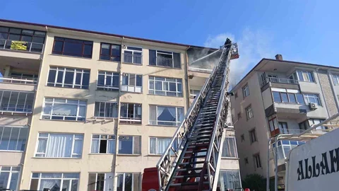 Kocaeli'de Yangında Mahsur Kalanlar Kurtarıldı