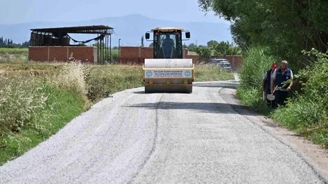 Salihli'de Yol Yenilendi