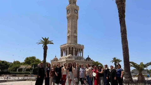 Manisalı Kadınlar İzmir'i Keşfetti