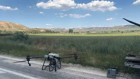 Eskişehir'de Dron ile Tarım İlaçlaması