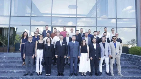 Antalya'da Genç İş İnsanları Buluşması