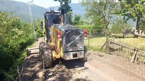 Düzce'de Köy Yollarında Yenileme Çalışmaları