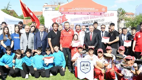 Eskişehir'de Gençlik ve Spor Şöleni Düzenlendi