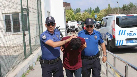Adana'da Dolmuş Kazası: 7 Yaralı