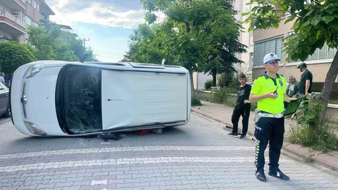 Tavşanlı'da Otomobil Devrildi İki Kişi Yaralandı