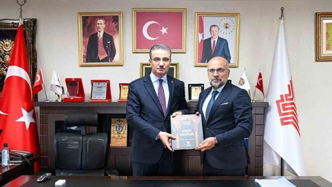 Erzurum'da Vali Baruş'tan Vakıflar Bilgilendirmesi