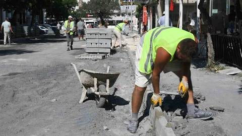 Kuşadası'nda Yeni Yol Çalışmaları Başladı