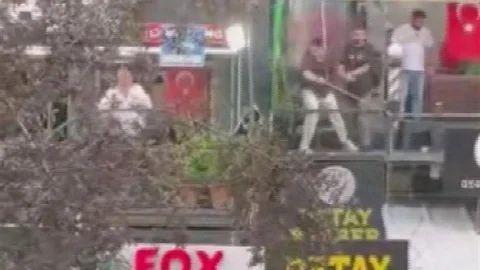 Ankara'da Berberler Sopalı Kavga Etti