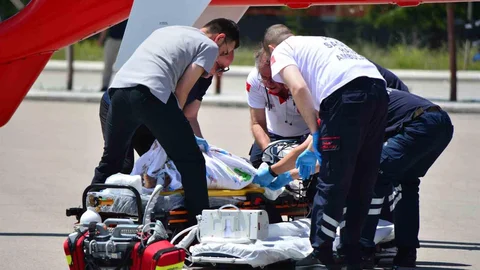 Çorum'da Balkondan Düşen Çocuk Ağır Yaralandı