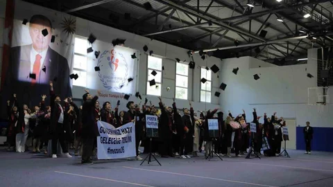 Alaçam'da Mezuniyet Coşkusu Yaşandı