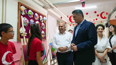 İzmir Aliağa'da Türk Bayrağı Sergisi