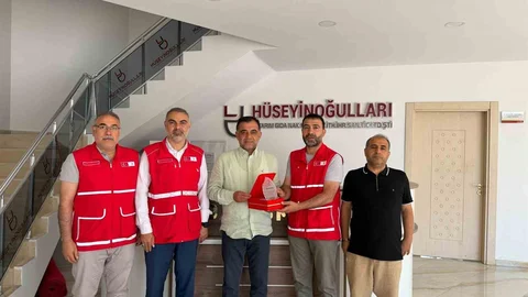 Veysi Duyan'a Yılın Bağışçısı Ödülü Verildi