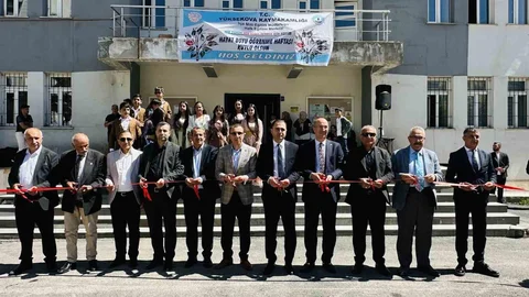 Yüksekova’da Yıl Sonu Sergisi Açıldı