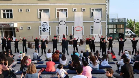 Düzce'de Hafıza Temalı Mezuniyet Festivali