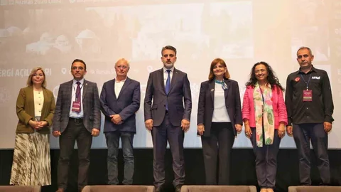Bursa'da Afetlere Dayanım Paneli Düzenlendi