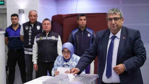 Buca'da Başkanvekili Hüseyin Benzer Seçildi