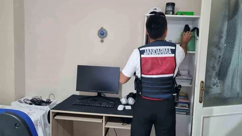 MİT'ten Kredi Kartı Operasyonu: 3 Gözaltı
