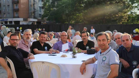 Bursa'da Emekli Öğretmen Mezunlarıyla Buluştu