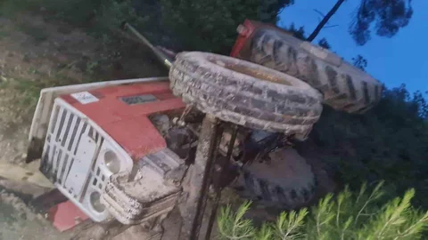 Bilecik'te Devrilen Traktör Kazası