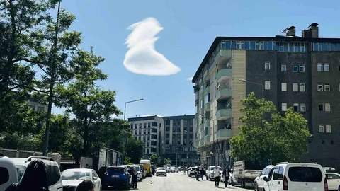 Yüksekova'da Nadir Doğa Olayı Görüldü