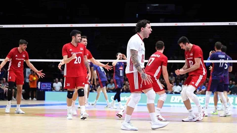 A Milli Voleybol Takımı Fransa'yı Yendi