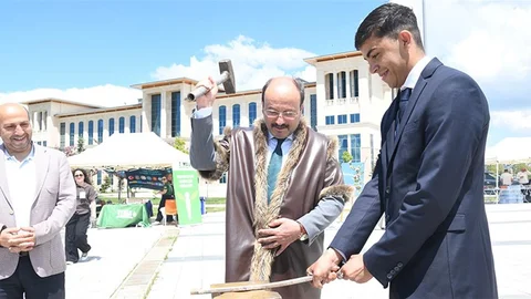 Erzurum'da Bahar Şenliği Coşkusu