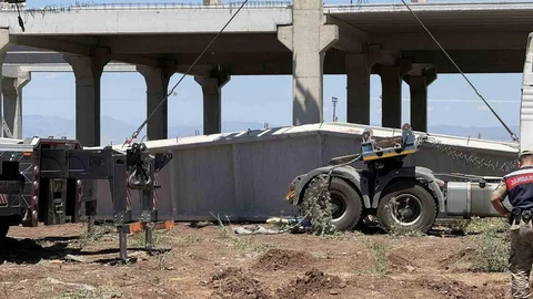 Diyarbakır'da Beton Blok Altında Kaldılar