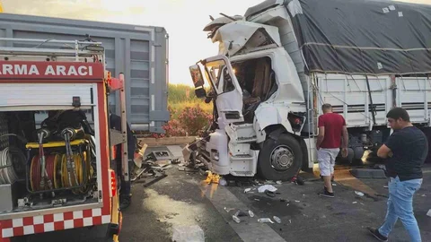 Antalya'da Kamyon Kazası