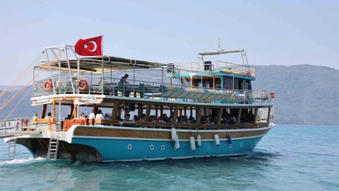 Muğla'da Şehit Aileleri ve Gazilere Tekne Turu