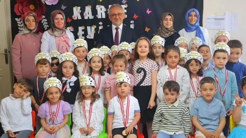 Bayburt'ta Kur'an Kursu Karnesi Sevinci
