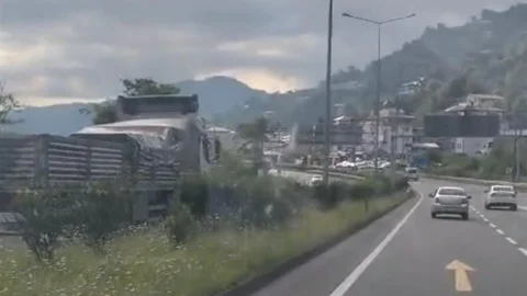 Trabzon'da Ters Yöne Giden Kamyon Korkuttu