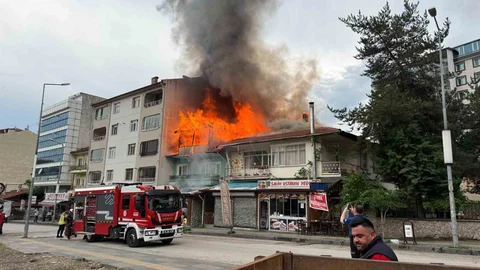 Kızılcahamam'da Çatı Yangını Meydana Geldi