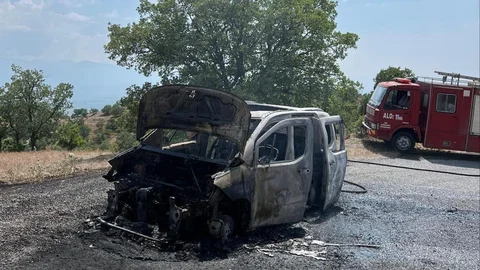 Manisa'da Kamyonet Yangını