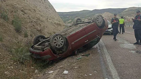 Sivas’ta Takla Atan Araçta 3 Yaralı