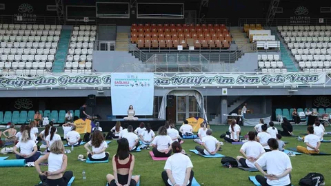 Sağlıklı Yaşlanma İçin Yoga Etkinliği Bursa'da