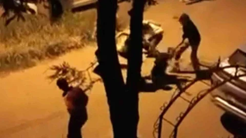 Aksaray'da Bıçaklı Kavga Anları Kamerada