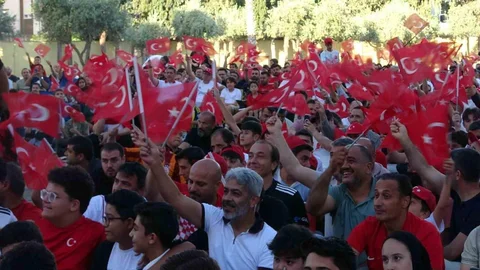 Antalya'da Milli Maç Coşkusu