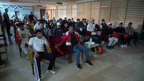 Muş’ta Dev Ekranda Maç Keyfi