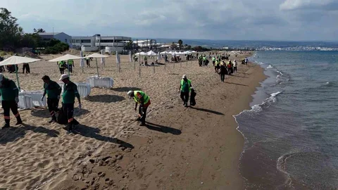 Mersin'de Sahil Temizliği Etkinliği