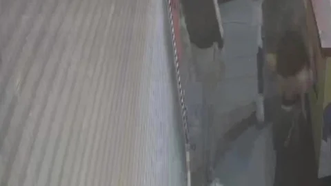 Zonguldak'ta İçecek Hırsızlığı Güvenlik Kamerasında