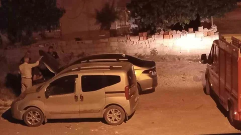 Adıyaman'da Sıkışan Kedi Kurtarıldı