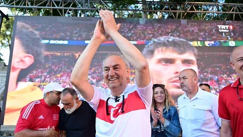 Antalya Kepez'de Milli Heyecan Yaşandı