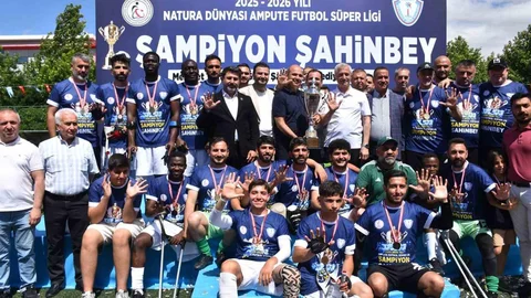 Şahinbey Ampute Takımı Şampiyonluk Kupasını Kaldırdı