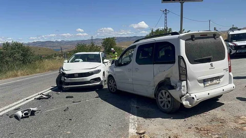 Elazığ'da Trafik Kazası Meydana Geldi